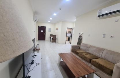 Apartment - 1 Bedroom - 1 Bathroom for rent in Umm Ghwailina Comm - Umm Ghuwalina - Umm Ghuwailina - Doha