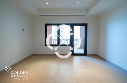 Apartment - 1 Bedroom - 2 Bathrooms for rent in West Porto Drive - Porto Arabia - The Pearl Island - Doha
