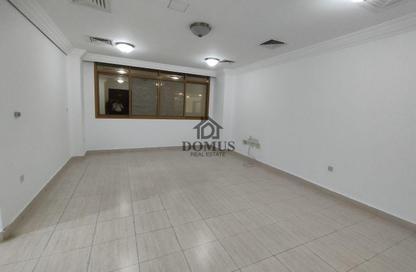 Apartment - 2 Bedrooms - 3 Bathrooms for rent in Al Zubair Bakkar Street - Al Sadd - Doha