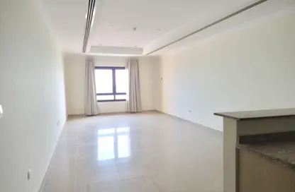 Apartment - Studio - 1 Bathroom for rent in West Porto Drive - Porto Arabia - The Pearl Island - Doha