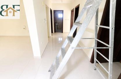 Apartment - 2 Bedrooms - 2 Bathrooms for rent in Umm Ghwailina Comm - Umm Ghuwalina - Umm Ghuwailina - Doha