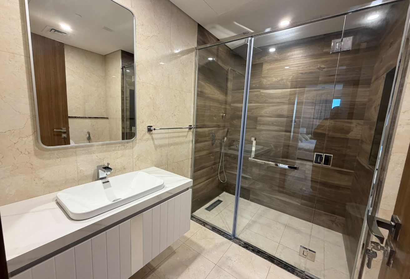 LUXURIOUS ONE BHK|FULLY FURNISHED|WITH BALCONY thumbnail 6