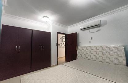 Apartment - 2 Bedrooms - 2 Bathrooms for rent in Thabit Bin Zaid Street - Al Mansoura - Doha