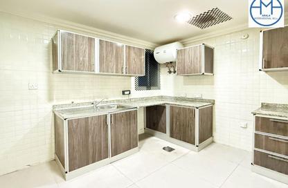 Apartment - 2 Bedrooms - 2 Bathrooms for rent in Bin Omran 35 - Fereej Bin Omran - Doha