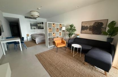 Apartment - Studio - 1 Bathroom for rent in Al Mutahidah Tower - Viva Bahriyah - The Pearl Island - Doha