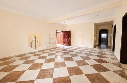 Apartment - 3 Bedrooms - 2 Bathrooms for rent in Ramada Commercial Building - Al Rawabi Street - Al Muntazah - Doha Apartment - 3 Bedrooms - 2 Bathrooms for rent in Ramada Commercial Building - Al Rawabi Street - Al Muntazah - Doha
