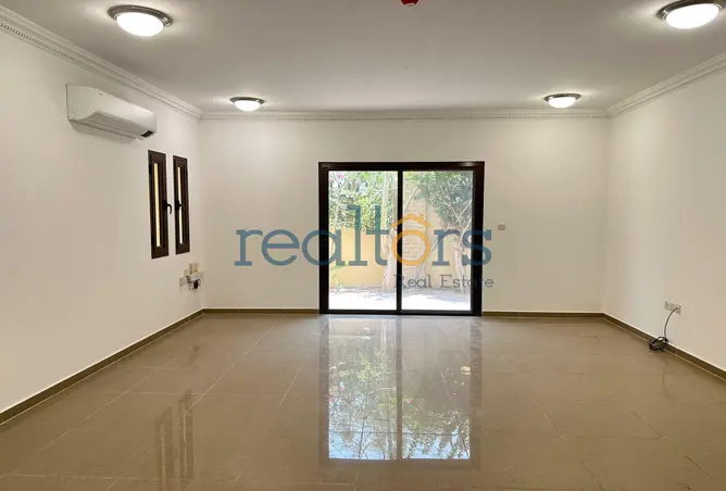 63530046 - Property Image 3