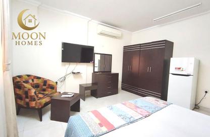 Apartment - Studio - 1 Bathroom for rent in Umm Ghuwailina 4 - Umm Ghuwailina - Doha