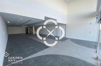 Show Room - Studio - 1 Bathroom for rent in Ammar Bin Yasser Street - Al Aziziyah - Doha