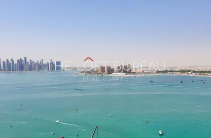 شقة - 2 غرف نوم - 3 حمامات للايجار في طريق بورتو الشرقي - بورتو أرابيا - جزيرة اللؤلؤة - الدوحة