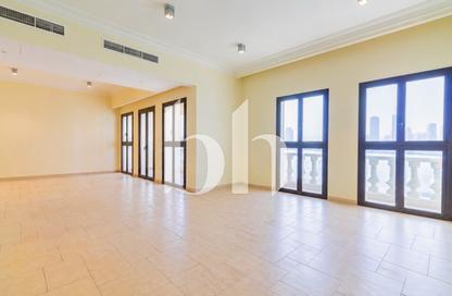 Apartment - 3 Bedrooms - 4 Bathrooms for rent in Carnaval - Qanat Quartier - The Pearl Island - Doha