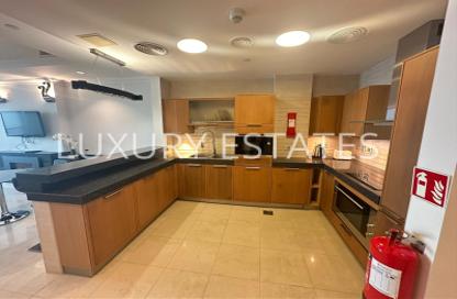 Apartment - 2 Bedrooms - 3 Bathrooms for rent in Viva West - Viva Bahriyah - The Pearl Island - Doha