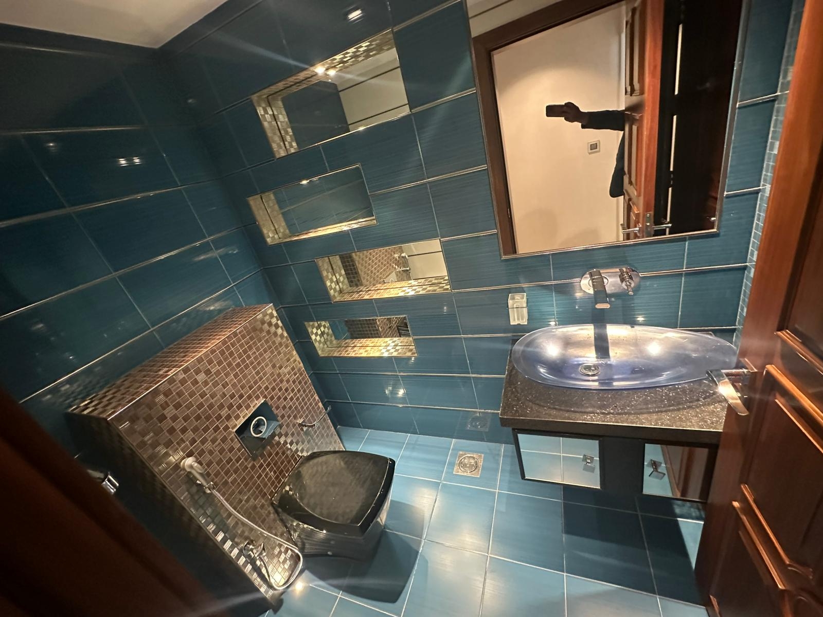 2BHK Furnished High Floor Bills Inc One month free thumbnail 14