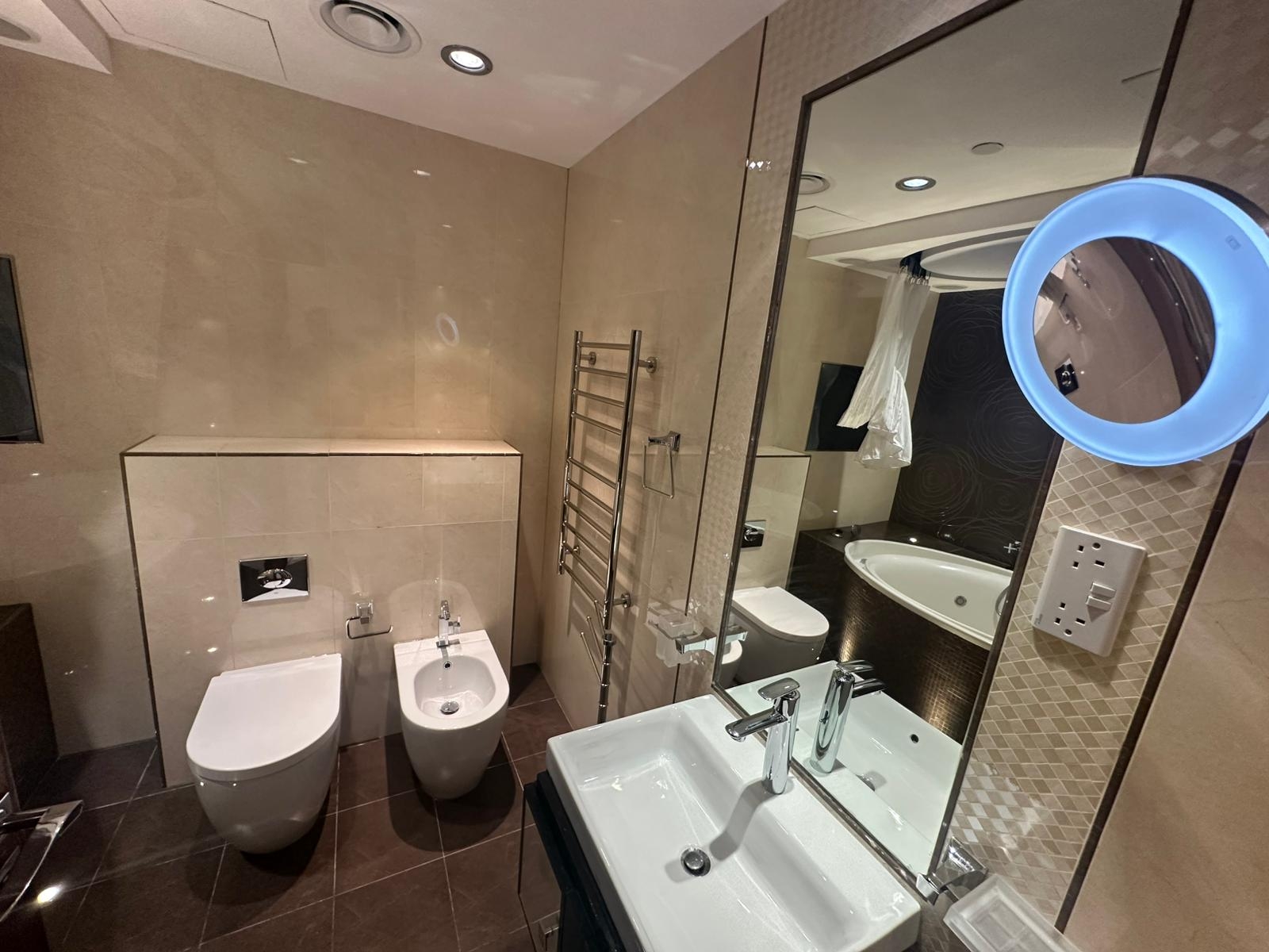 2BHK Furnished High Floor Bills Inc One month free thumbnail 6