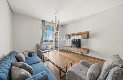 Apartment - 2 Bedrooms - 3 Bathrooms for sale in Floresta Gardens - Floresta Gardens - The Pearl Island - Doha