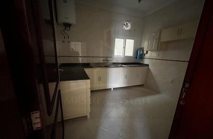Apartment - 3 Bedrooms - 2 Bathrooms for rent in Muntazah 7 - Al Muntazah - Doha