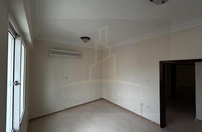 Apartment - 3 Bedrooms - 2 Bathrooms for rent in Muntazah 7 - Al Muntazah - Doha