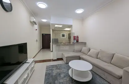 Apartment - 2 Bedrooms - 2 Bathrooms for rent in Al Mansoura - Al Mansoura - Doha