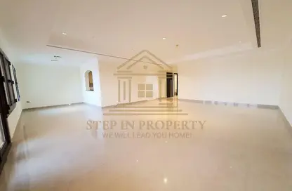 Apartment - 2 Bedrooms - 3 Bathrooms for rent in West Porto Drive - Porto Arabia - The Pearl Island - Doha