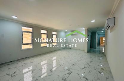 Apartment - 3 Bedrooms - 3 Bathrooms for rent in Umm Ghwailina Comm - Umm Ghuwalina - Umm Ghuwailina - Doha Apartment - 3 Bedrooms - 3 Bathrooms for rent in Umm Ghwailina Comm - Umm Ghuwalina - Umm Ghuwailina - Doha