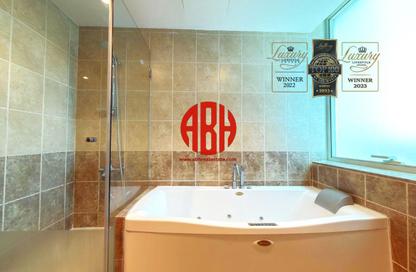 Apartment - 3 Bedrooms - 4 Bathrooms for rent in West Bay Tower - West Bay - West Bay - Doha