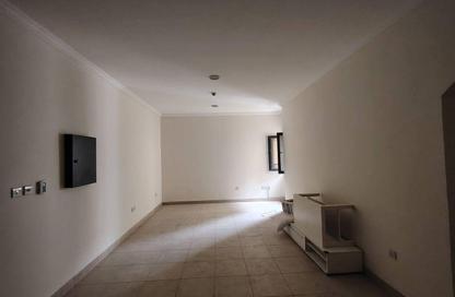 Apartment - 2 Bedrooms - 1 Bathroom for rent in Al Sadd Road - Al Sadd - Doha Apartment - 2 Bedrooms - 1 Bathroom for rent in Al Sadd Road - Al Sadd - Doha