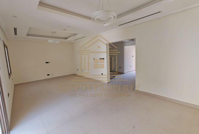 58413696 - Property Image 3