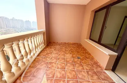 Apartment - 1 Bedroom - 2 Bathrooms for rent in Tower 18 - Porto Arabia - The Pearl Island - Doha