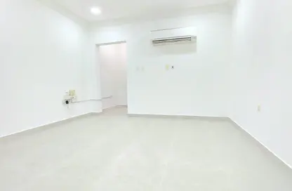 Apartment - 1 Bedroom - 1 Bathroom for rent in Dar Al Salam Villas - Abu Hamour - Doha