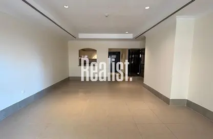 Apartment - 1 Bedroom - 3 Bathrooms for rent in East Porto Drive - Porto Arabia - The Pearl Island - Doha