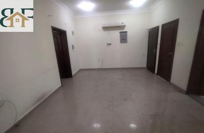 Apartment - 1 Bedroom - 2 Bathrooms for rent in Umm Ghwailina Comm - Umm Ghuwalina - Umm Ghuwailina - Doha