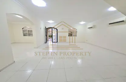 Villa - 5 Bedrooms - 6 Bathrooms for rent in Bu Hamour Street - Abu Hamour - Doha