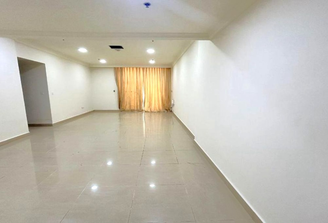 NEAR METRO | HUGE 2 BHK UNFURNISHED | POOL AND GYM - apartment in Old Salata