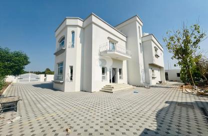 Villa - Studio - 6 Bathrooms for rent in Al Markhiya - Doha