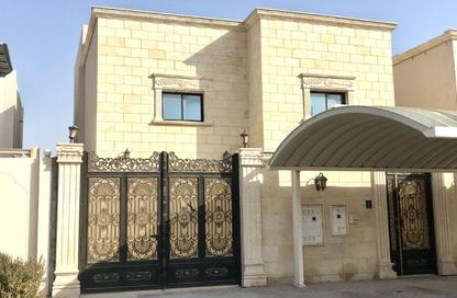 فيلا - 5 - 6 للبيع في 871 شارع - جنوب الدحيل - الدحيل - الدوحة