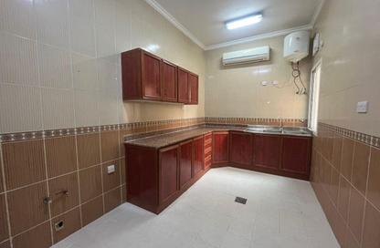 Apartment - 2 Bedrooms - 2 Bathrooms for rent in Hiteen Street - Al Muntazah - Doha