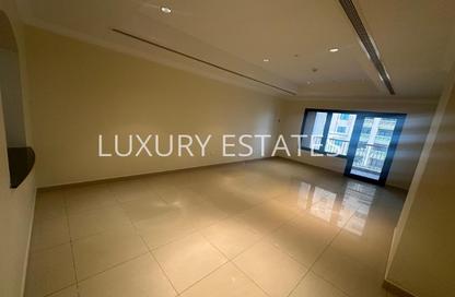 Apartment - 2 Bedrooms - 2 Bathrooms for sale in West Porto Drive - Porto Arabia - The Pearl Island - Doha Apartment - 2 Bedrooms - 2 Bathrooms for sale in West Porto Drive - Porto Arabia - The Pearl Island - Doha