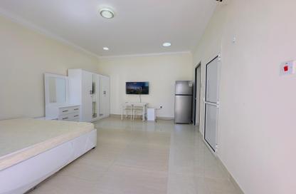 Apartment - Studio - 1 Bathroom for rent in Old Airport Road - Doha