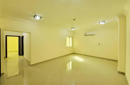 Apartment - 2 Bedrooms - 2 Bathrooms for rent in Hiteen Street - Al Muntazah - Doha