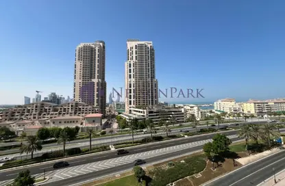 Apartment - 1 Bedroom - 2 Bathrooms for rent in Tower 8 - Porto Arabia - The Pearl Island - Doha