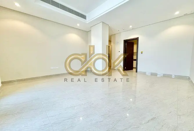 62128399 - Property Image 2