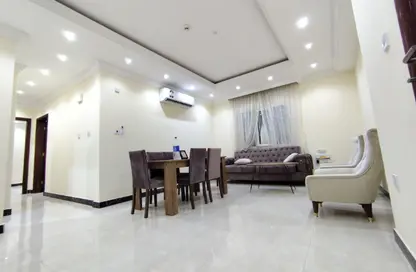 Apartment - 2 Bedrooms - 2 Bathrooms for rent in Thabit Bin Zaid Street - Al Mansoura - Doha