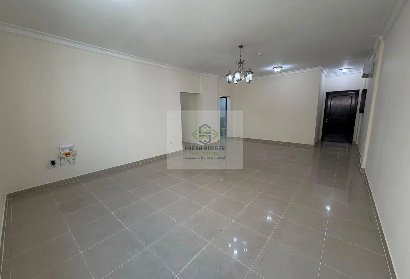 61619930 - Property Main Image
