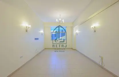 Apartment - 2 Bedrooms - 2 Bathrooms for rent in Barwa Commercial Avenue - Umm Al Seneem - Doha