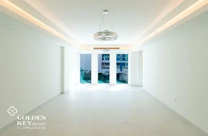 Apartment - 1 Bedroom - 2 Bathrooms for rent in Crystal Residence - Gewan Island - The Pearl Island - Doha Apartment - 1 Bedroom - 2 Bathrooms for rent in Crystal Residence - Gewan Island - The Pearl Island - Doha