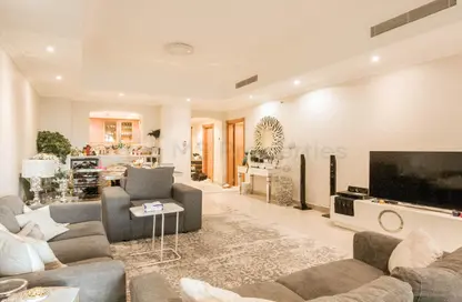 Apartment - 1 Bedroom - 2 Bathrooms for sale in West Porto Drive - Porto Arabia - The Pearl Island - Doha