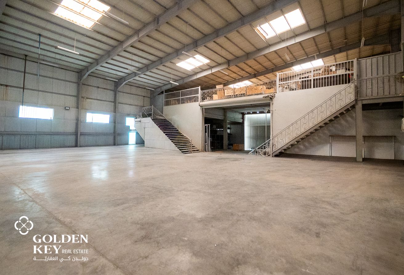 Fully Equipped Aluminum and Plastic Factory