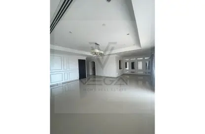 Apartment - 2 Bedrooms - 3 Bathrooms for rent in West Porto Drive - Porto Arabia - The Pearl Island - Doha