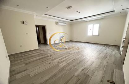 Apartment - 2 Bedrooms - 3 Bathrooms for rent in Thabit Bin Zaid Street - Al Mansoura - Doha