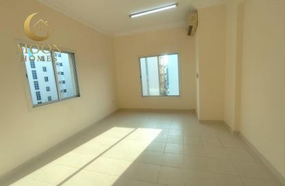 Apartment - 2 Bedrooms - 2 Bathrooms for rent in Salaja Street - Doha Al Jadeed - Doha